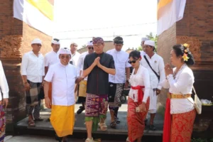 Wakil Bupati Badung Hadiri Upacara Ngeratep Tapakan di Carangsari