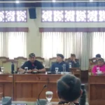 Wakil Ketua Komisi I DPRD Badung Lanang Umbara Hadiri Upacara Ngeratep Petapakan di Pura Dalem Bebalang Carangsari