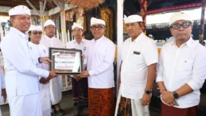 Wali Kota Jaya Negara Hadiri Rangkaian Karya Agung di Pura Segara Rupek