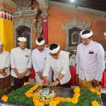 Wawali Arya Wibawa Hadiri Pecaruan di Genah Suci Penganyutan, Banjar Suwung Batan Kendal