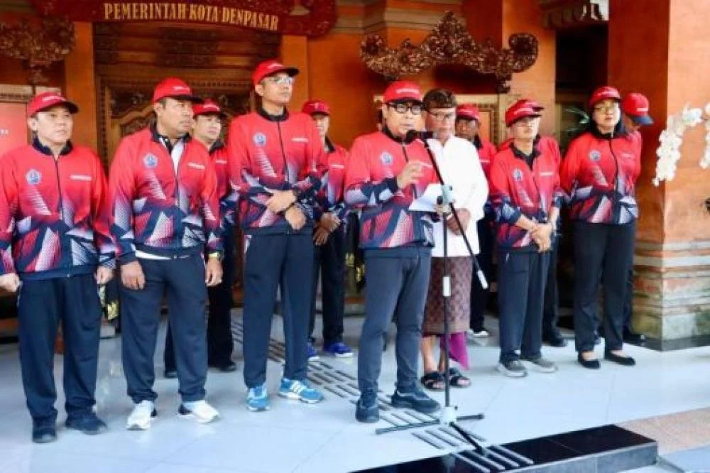 Wawali Arya Wibawa Melepas Kontingen Denpasar untuk Porjar Provinsi Bali Tahun 2026